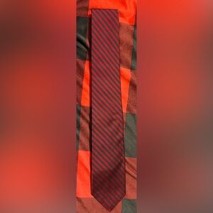 EUC Brooks Brothers 100% silk‎ striped tie!
